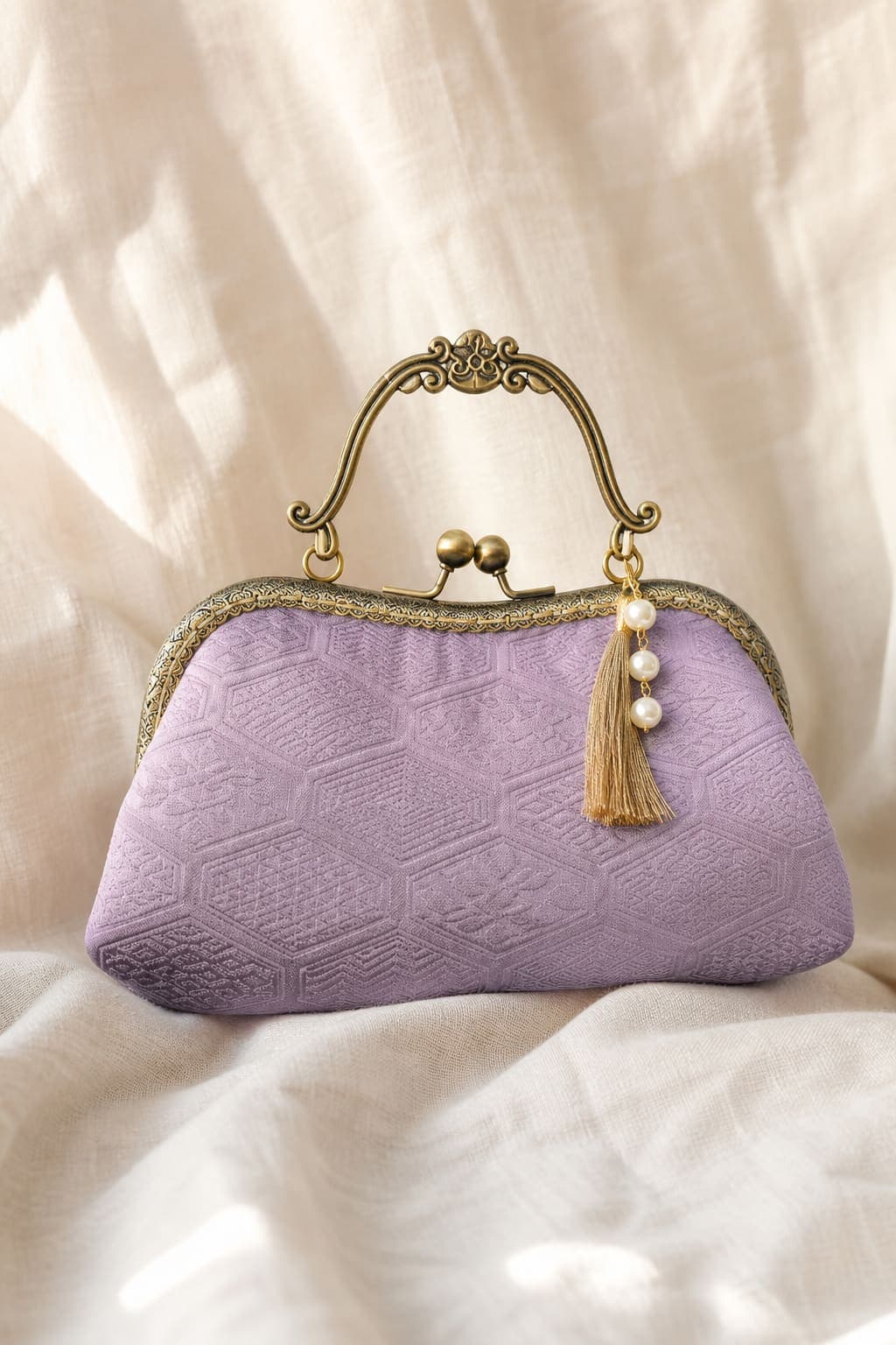 Fujiro Clutch — Lavender kimono silk, kikkō geometric weave