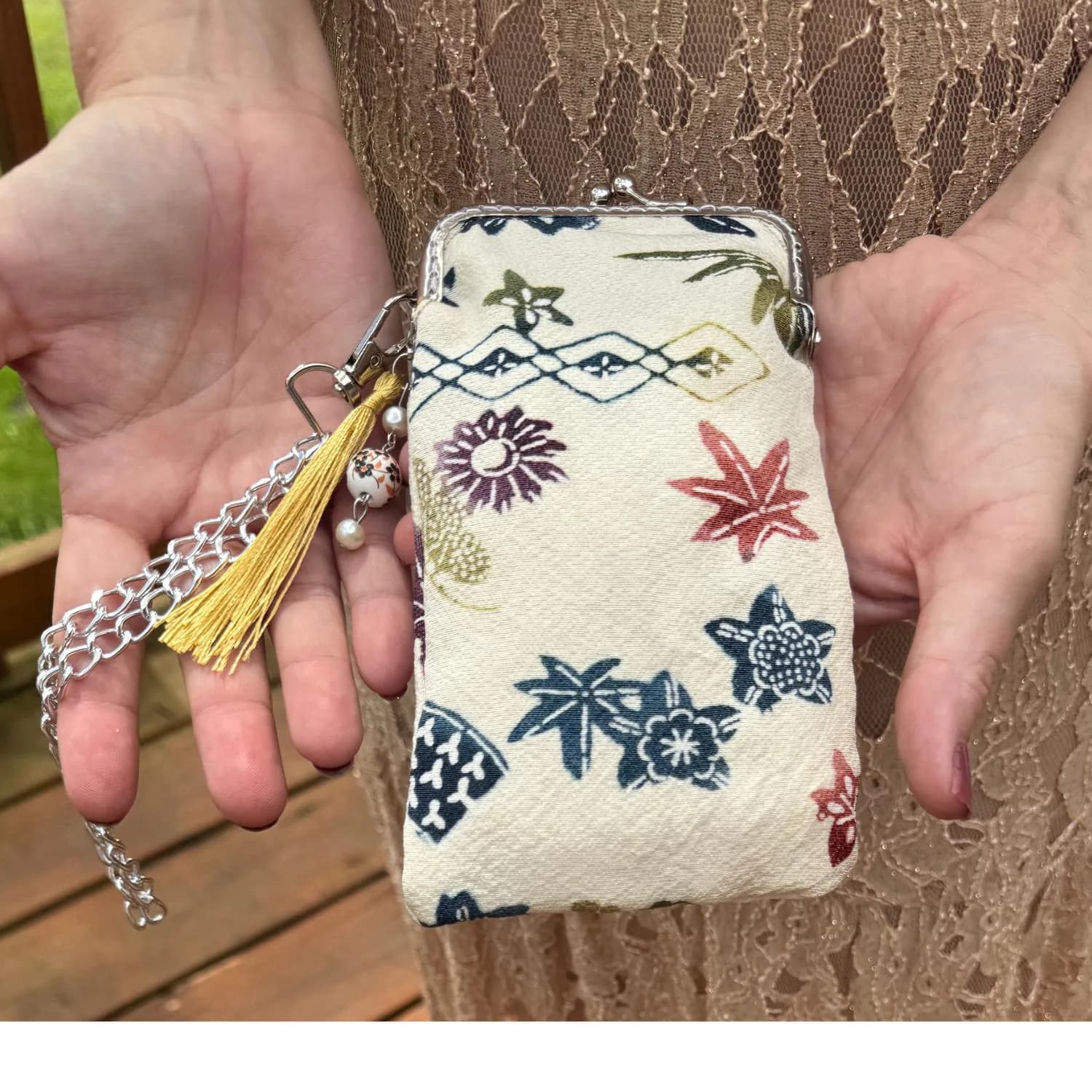 Silk Eyeglass Case Japanese Chirimen Kimono Silk Glasses Pouch Kiss Lock Case with Wristlet Four Season