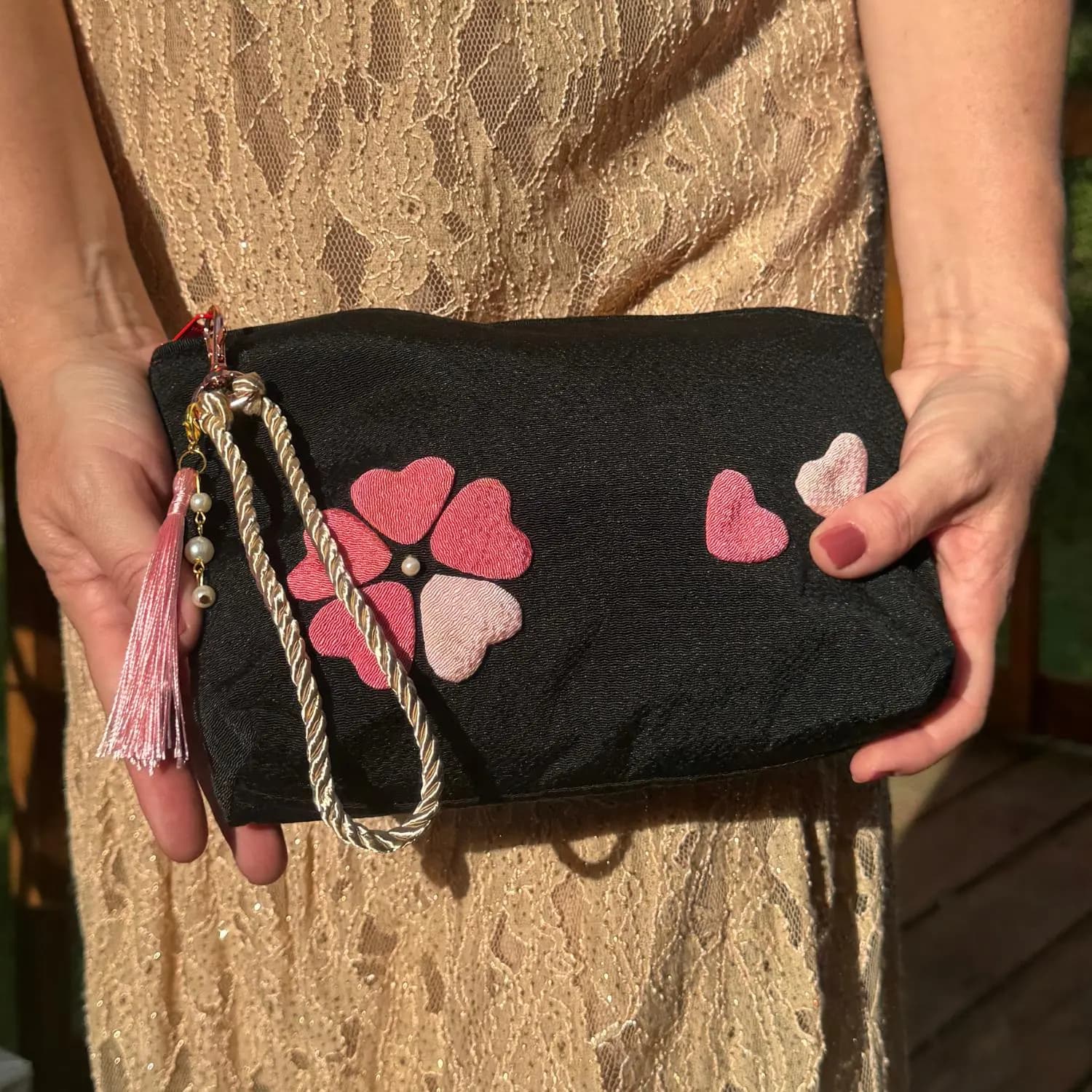 Black Pink Heart Flower Wristlet Pouch Chirimen Silk Sakura Applique Zipper Clutch Japanese Kimono Purse